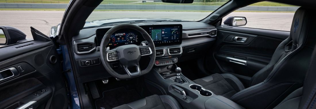 Interior do Ford Mustang Dark Horse SC